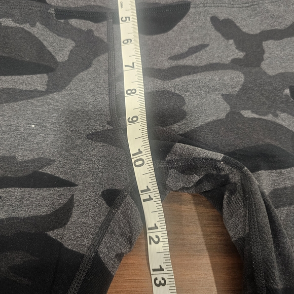 Tuff Athletics Camo High Waisted Crop Leggings Large Gray Black - Picture 8 of 13